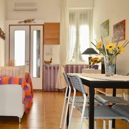 Apartment Delicious Flat Near The Subway M3 Milan