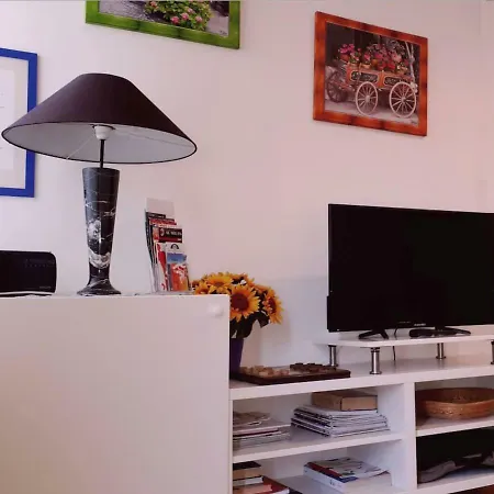 Apartment Delicious Flat Near The Subway M3 Milan