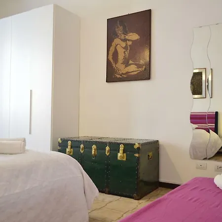 Delicious Flat Near The Subway M3 * Milan